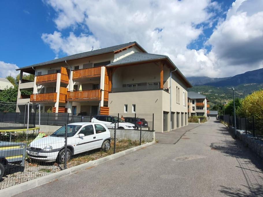 Ferienwohnung Superbe T2 Duplex Vue Sur Les Montagnes Chorges Exterior foto