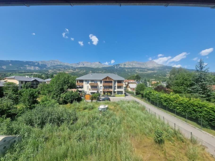 Ferienwohnung Superbe T2 Duplex Vue Sur Les Montagnes Chorges Exterior foto