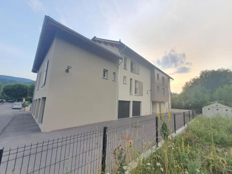 Ferienwohnung Superbe T2 Duplex Vue Sur Les Montagnes Chorges Exterior foto